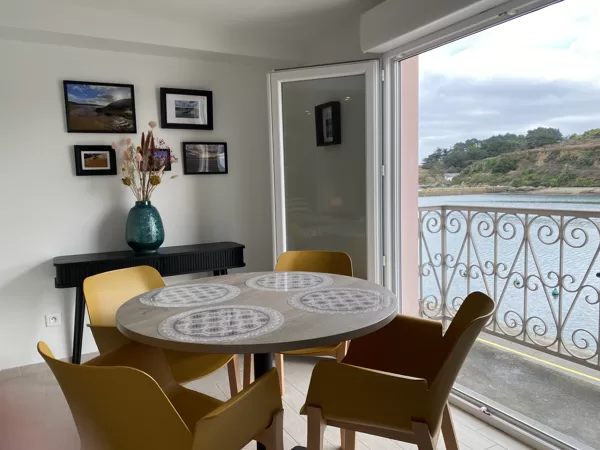 Salle à manger et Balcon